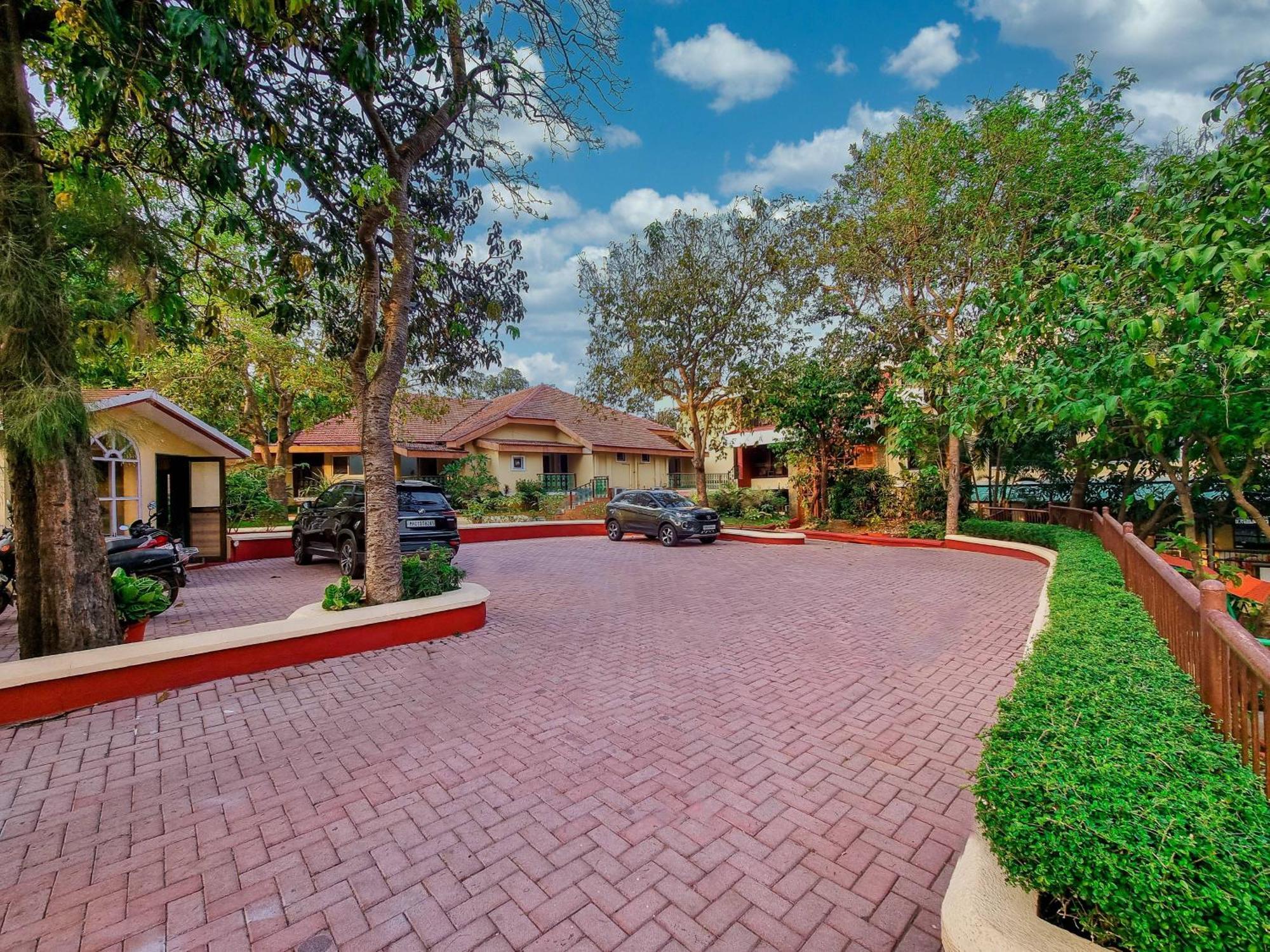 Zaras Resort Khandala Lonavala Esterno foto